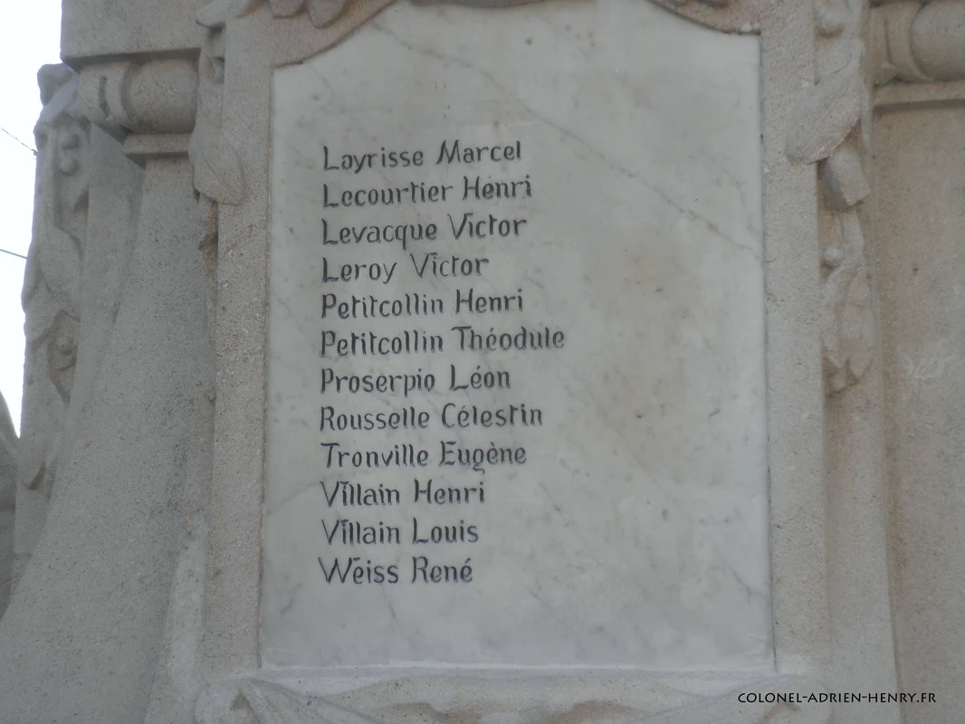 Monument aux morts de Lacroix-sur-Meuse